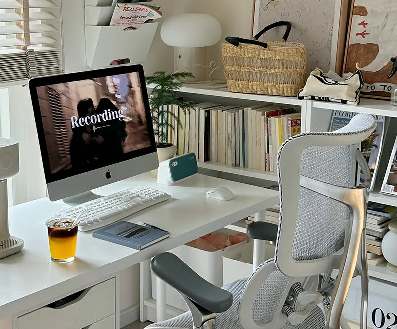 These flexible plates allow the Doro S300