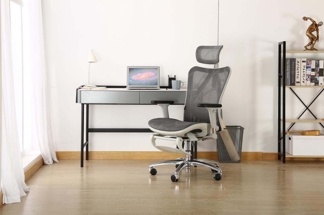 5 Essential Tips for Buying an Office Chair with a Headrest