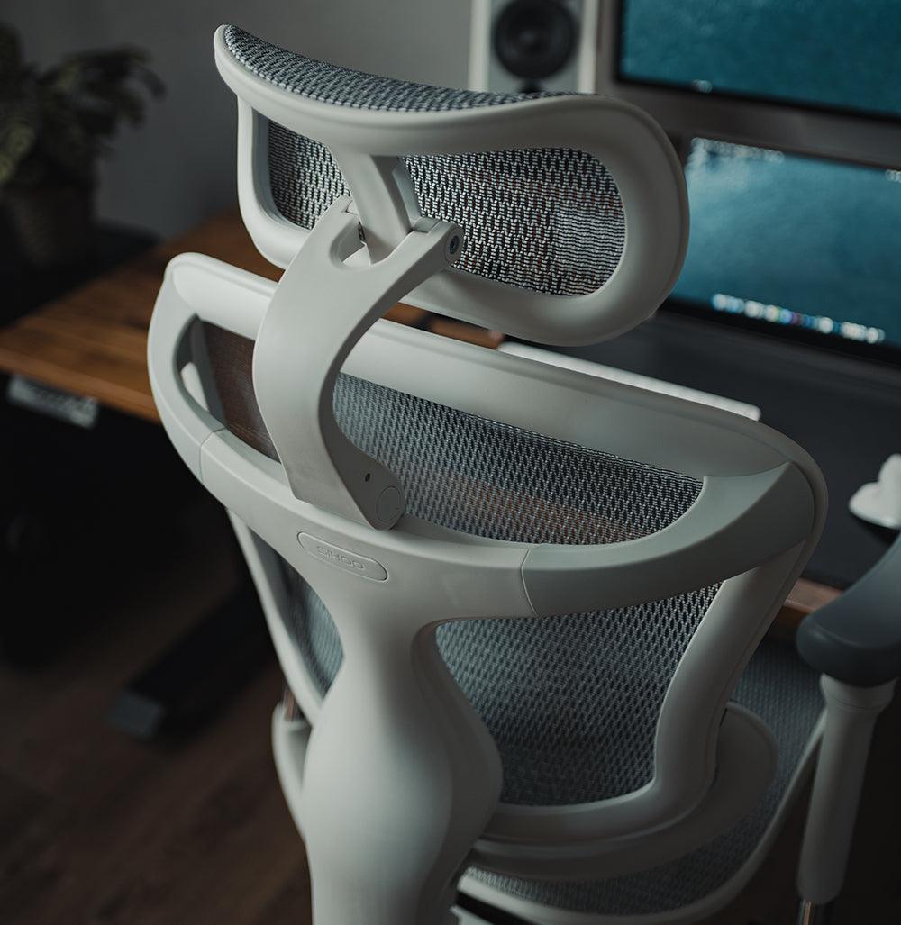 Ergonomic Chairs with Headrest vs No Headrest