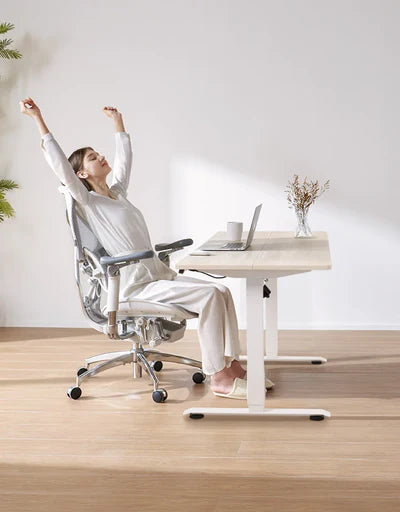 In just 5 minutes, the Sihoo lumbar pillow helps your body relax.